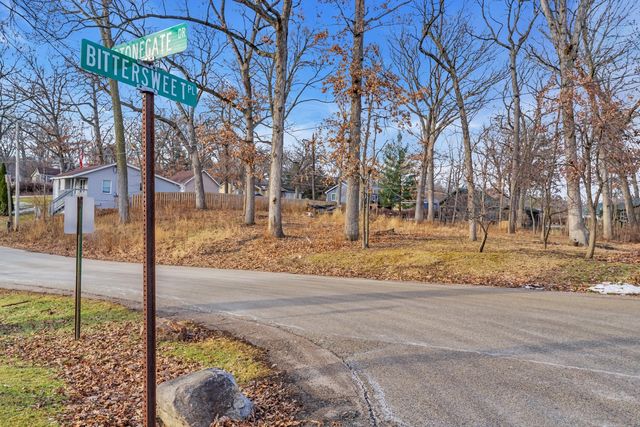 27580 W Stonegate Drive, Spring Grove, IL 60081