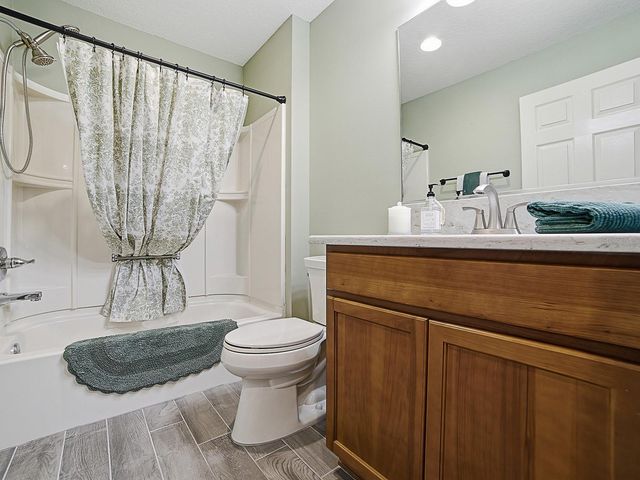 1033 ALOHA WAY, Lady Lake, FL 32159