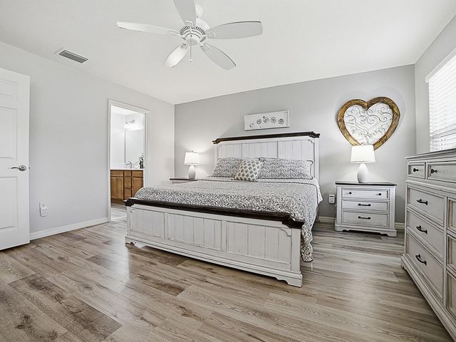 1033 ALOHA WAY, Lady Lake, FL 32159