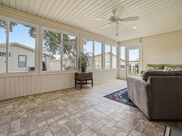 1033 ALOHA WAY, Lady Lake, FL 32159