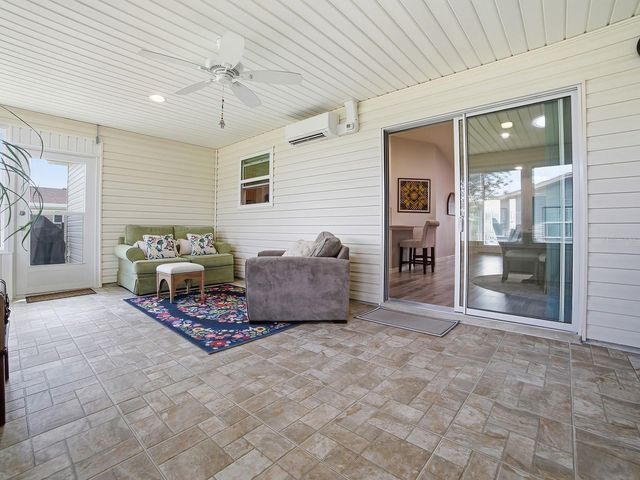 1033 ALOHA WAY, Lady Lake, FL 32159