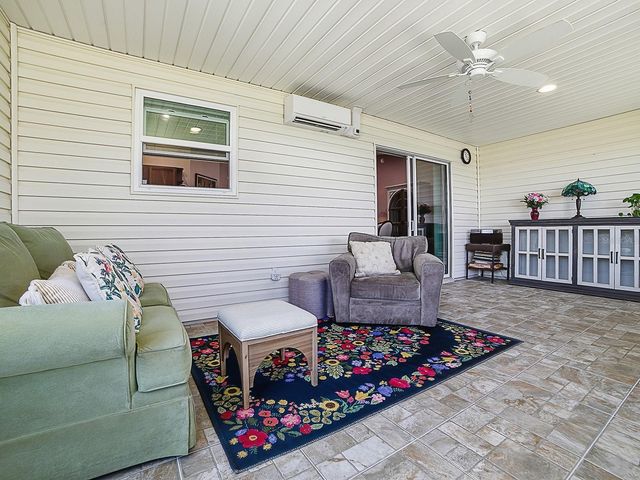1033 ALOHA WAY, Lady Lake, FL 32159