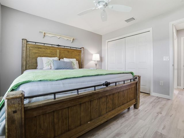 1033 ALOHA WAY, Lady Lake, FL 32159