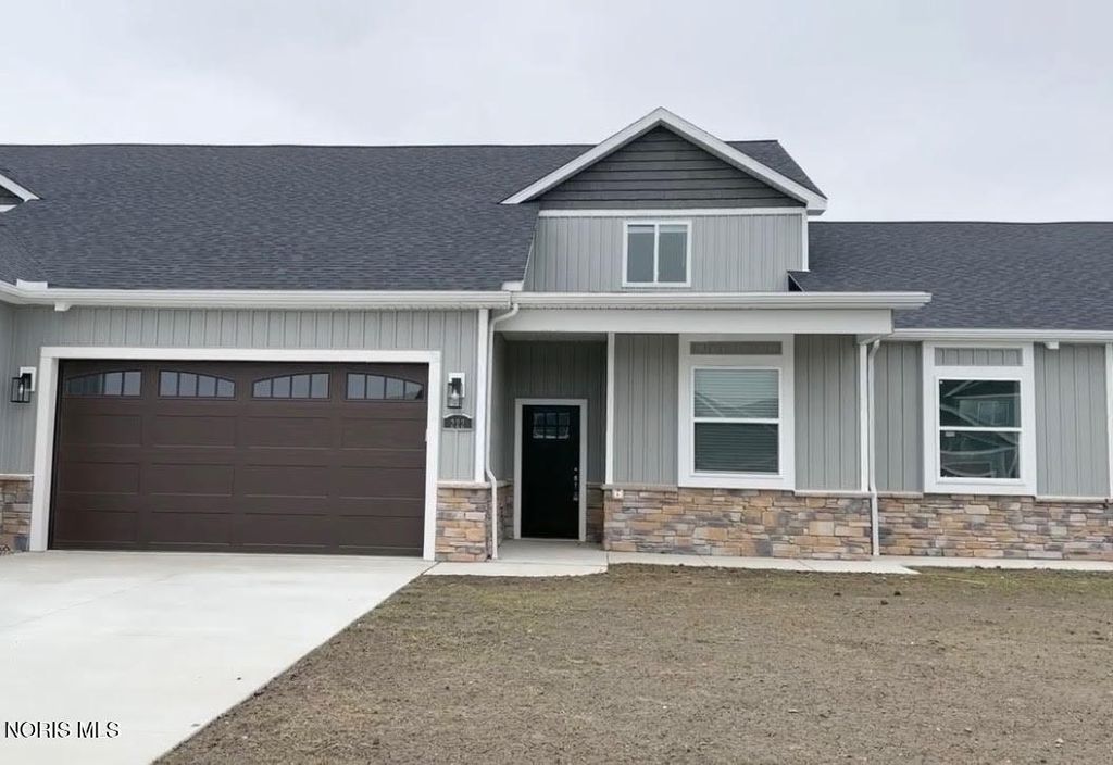 192 E Bridge Road, Northwood, OH 43619