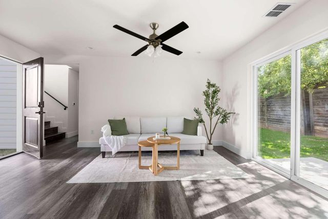 917 Vargas RD B, Austin, TX 78741