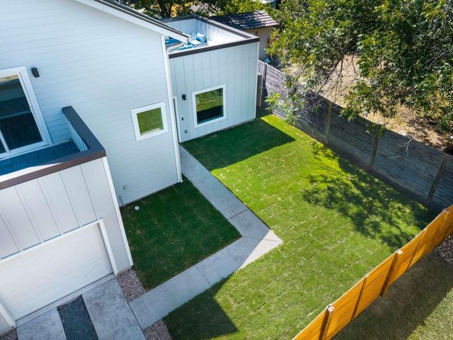 917 Vargas RD B, Austin, TX 78741