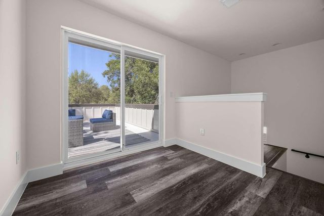 917 Vargas RD B, Austin, TX 78741
