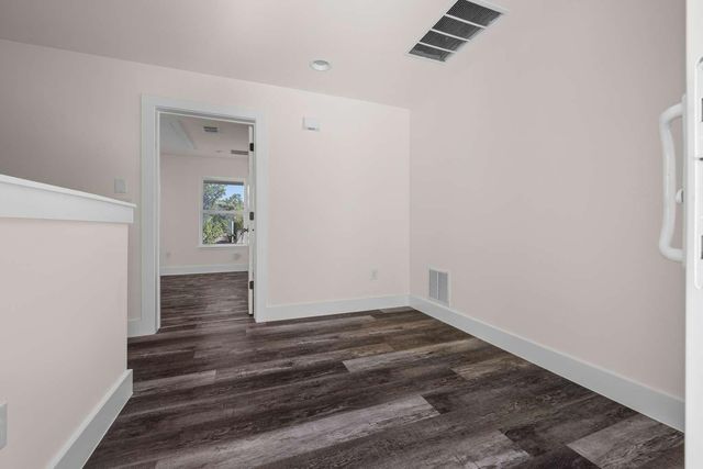 917 Vargas RD B, Austin, TX 78741
