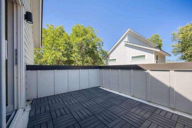 917 Vargas RD B, Austin, TX 78741