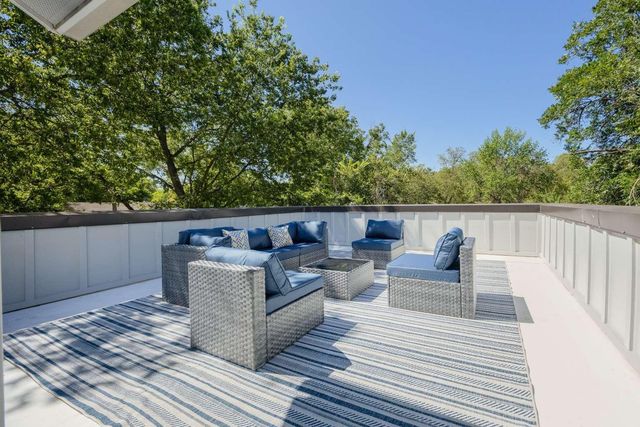 917 Vargas RD B, Austin, TX 78741