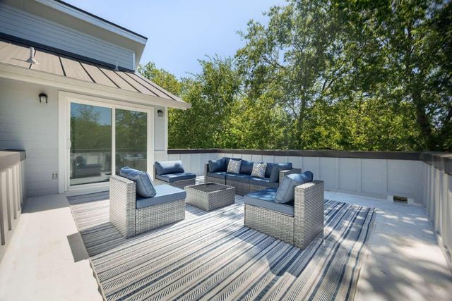 917 Vargas RD B, Austin, TX 78741