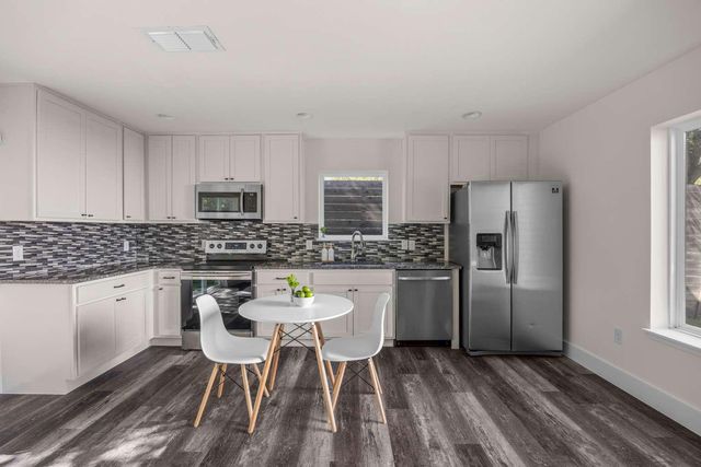 917 Vargas RD B, Austin, TX 78741