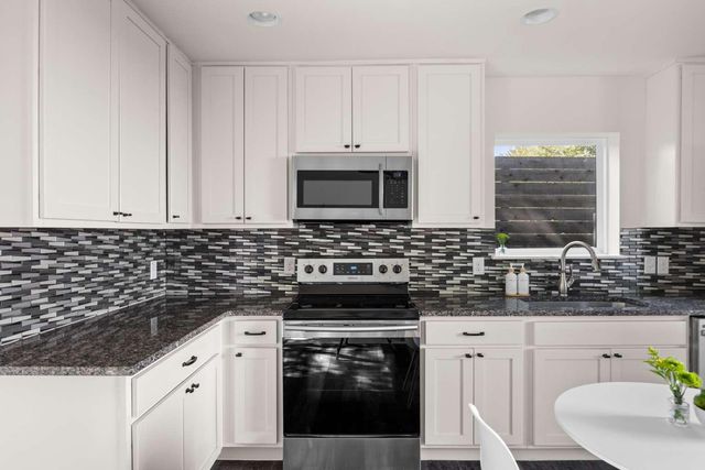 917 Vargas RD B, Austin, TX 78741