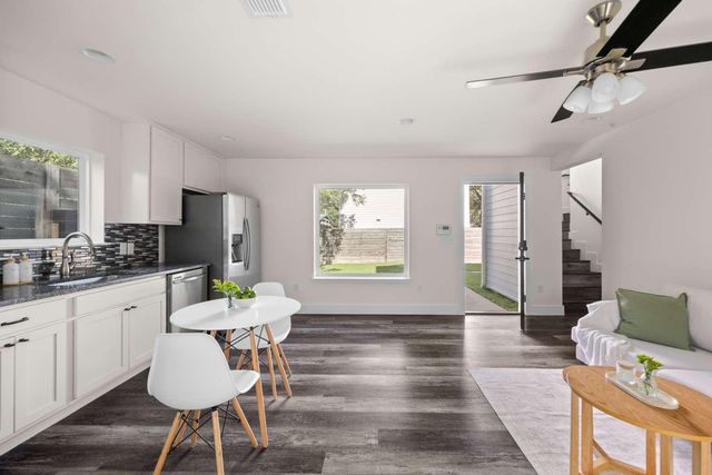 917 Vargas RD B, Austin, TX 78741