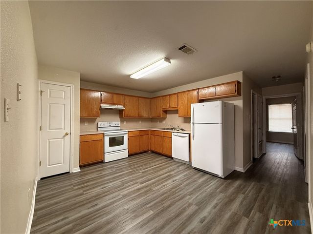 108 Castellon Court B, Killeen, TX 76542