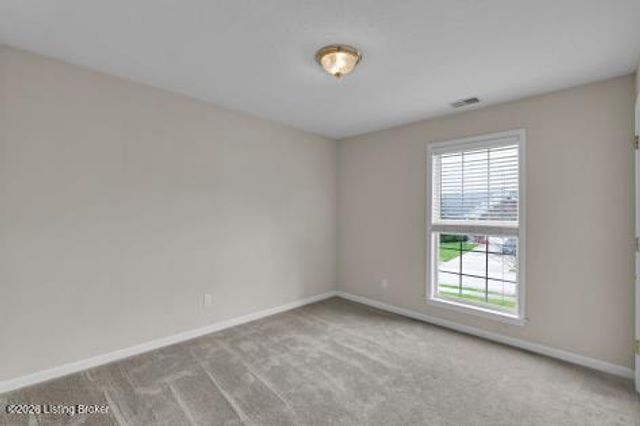 72 Lone Oak Dr, Eminence, KY 40019