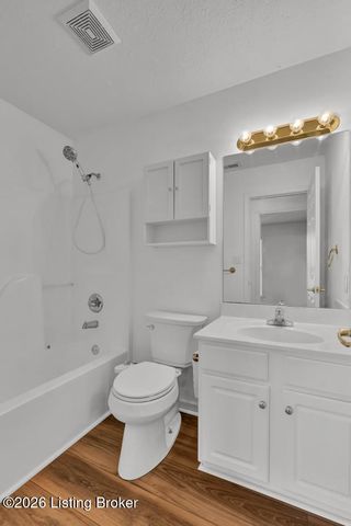 72 Lone Oak Dr, Eminence, KY 40019