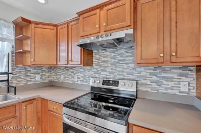 72 Lone Oak Dr, Eminence, KY 40019