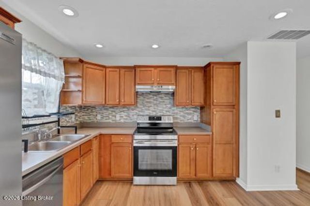 72 Lone Oak Dr, Eminence, KY 40019