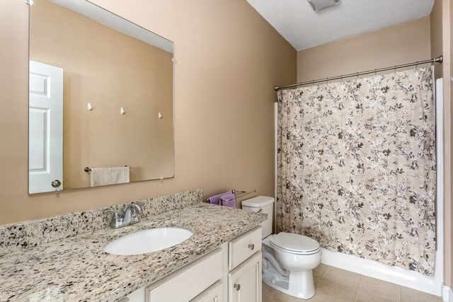 4 Candlelight Ln, Bellingham, MA 02019
