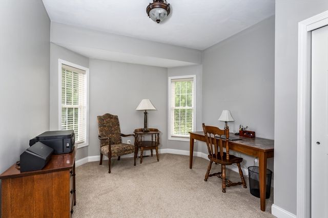 4 Candlelight Ln, Bellingham, MA 02019