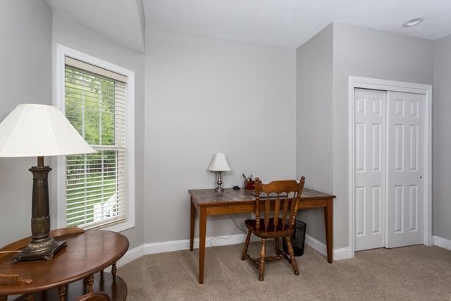 4 Candlelight Ln, Bellingham, MA 02019