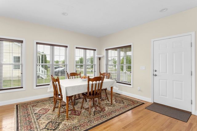 4 Candlelight Ln, Bellingham, MA 02019