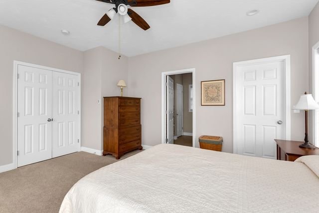 4 Candlelight Ln, Bellingham, MA 02019