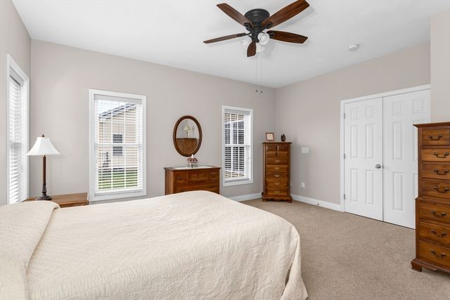 4 Candlelight Ln, Bellingham, MA 02019