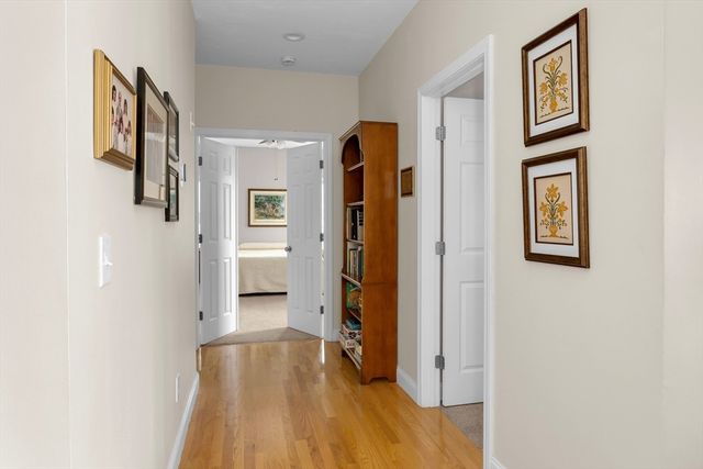 4 Candlelight Ln, Bellingham, MA 02019