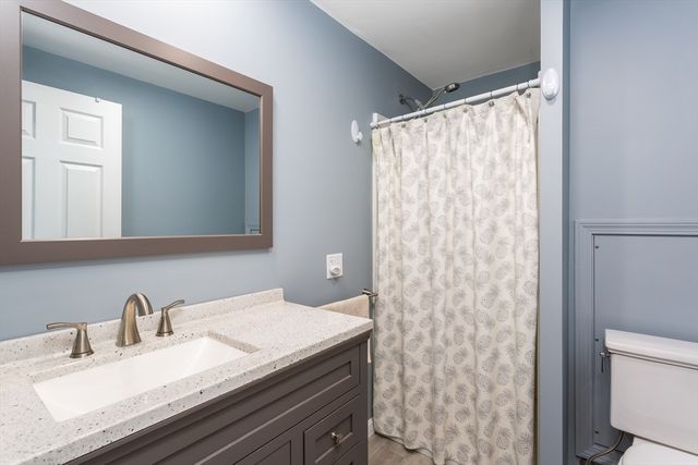 4 Candlelight Ln, Bellingham, MA 02019