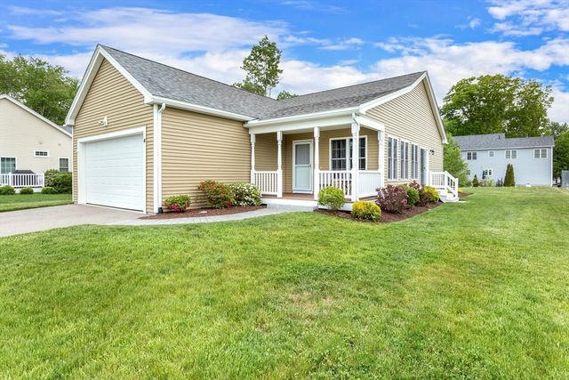 4 Candlelight Ln, Bellingham, MA 02019