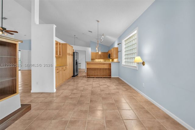 1545 W Lacosta Dr W, Pembroke Pines, FL 33027