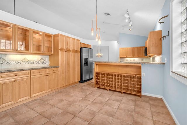 1545 W Lacosta Dr W, Pembroke Pines, FL 33027