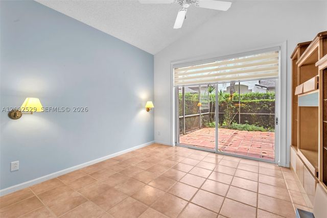 1545 W Lacosta Dr W, Pembroke Pines, FL 33027