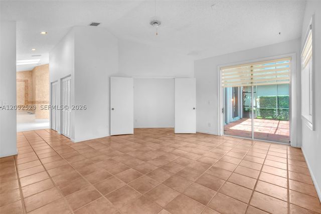 1545 W Lacosta Dr W, Pembroke Pines, FL 33027