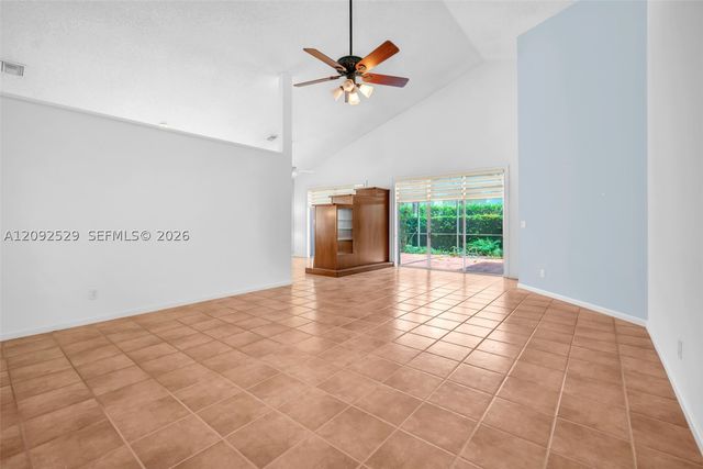 1545 W Lacosta Dr W, Pembroke Pines, FL 33027
