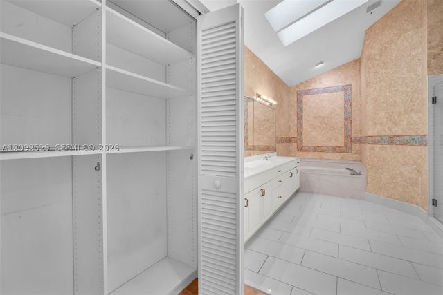 1545 W Lacosta Dr W, Pembroke Pines, FL 33027