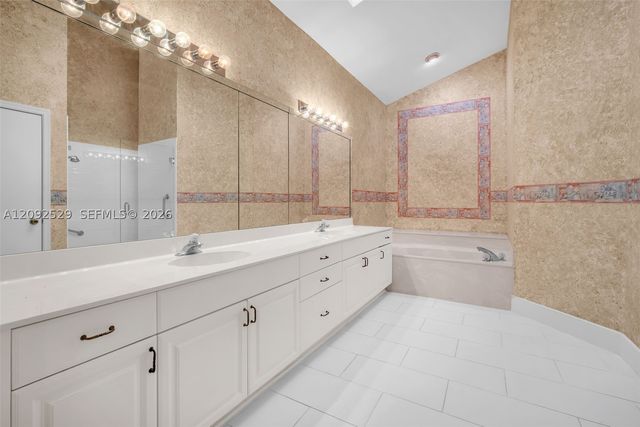 1545 W Lacosta Dr W, Pembroke Pines, FL 33027