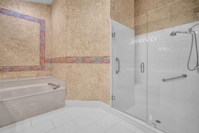 1545 W Lacosta Dr W, Pembroke Pines, FL 33027