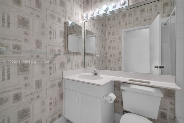 1545 W Lacosta Dr W, Pembroke Pines, FL 33027