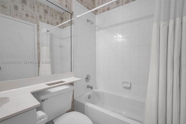 1545 W Lacosta Dr W, Pembroke Pines, FL 33027