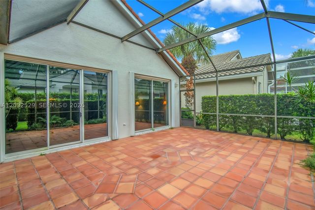 1545 W Lacosta Dr W, Pembroke Pines, FL 33027