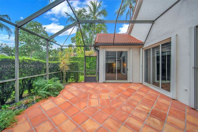 1545 W Lacosta Dr W, Pembroke Pines, FL 33027