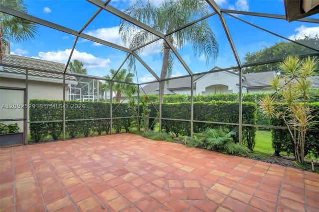1545 W Lacosta Dr W, Pembroke Pines, FL 33027