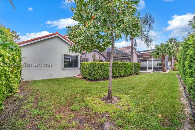 1545 W Lacosta Dr W, Pembroke Pines, FL 33027