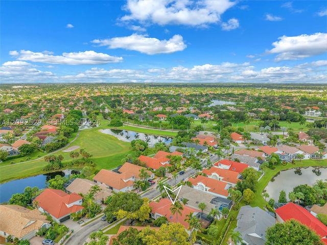 1545 W Lacosta Dr W, Pembroke Pines, FL 33027