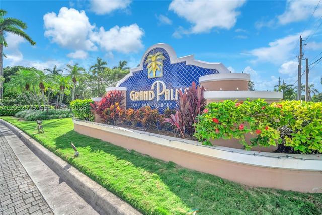 1545 W Lacosta Dr W, Pembroke Pines, FL 33027