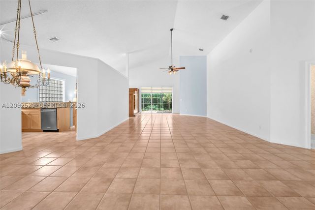 1545 W Lacosta Dr W, Pembroke Pines, FL 33027