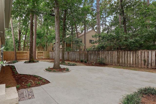 6 Berryfrost Lane, The Woodlands, TX 77380